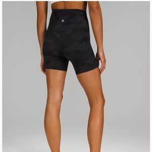 lululemon Align™ High-Rise Short black and grey camo size 4